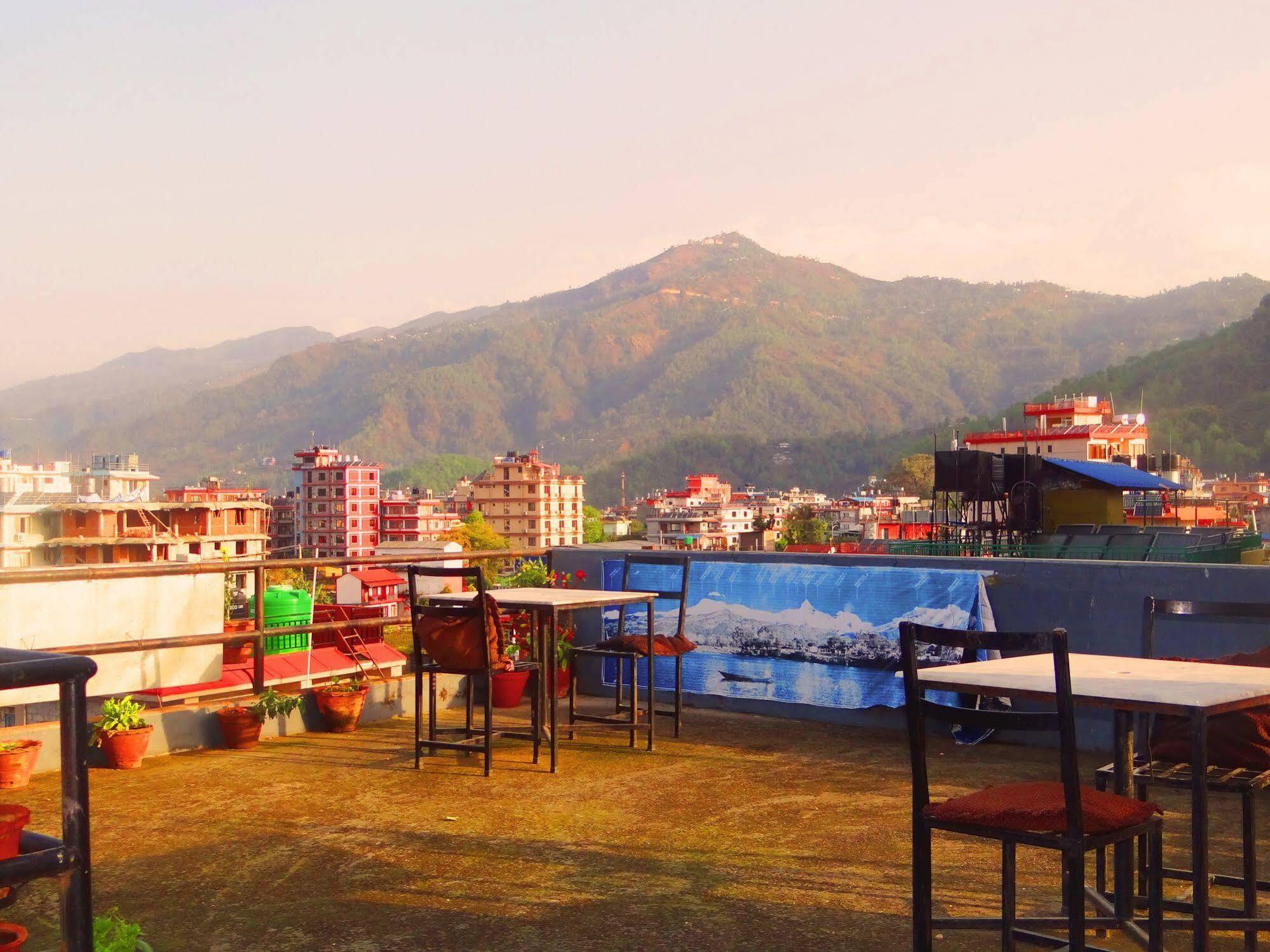 Hotel Hakoniwa Pokhara Exterior foto